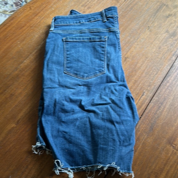 Eddie Bauer Curvy Bootcut - Picture 2 of 7